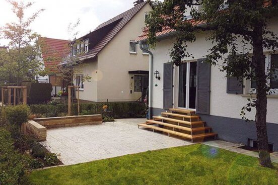 Familiengarten mit gemütlicher Wohnterrasse in Mössingen.